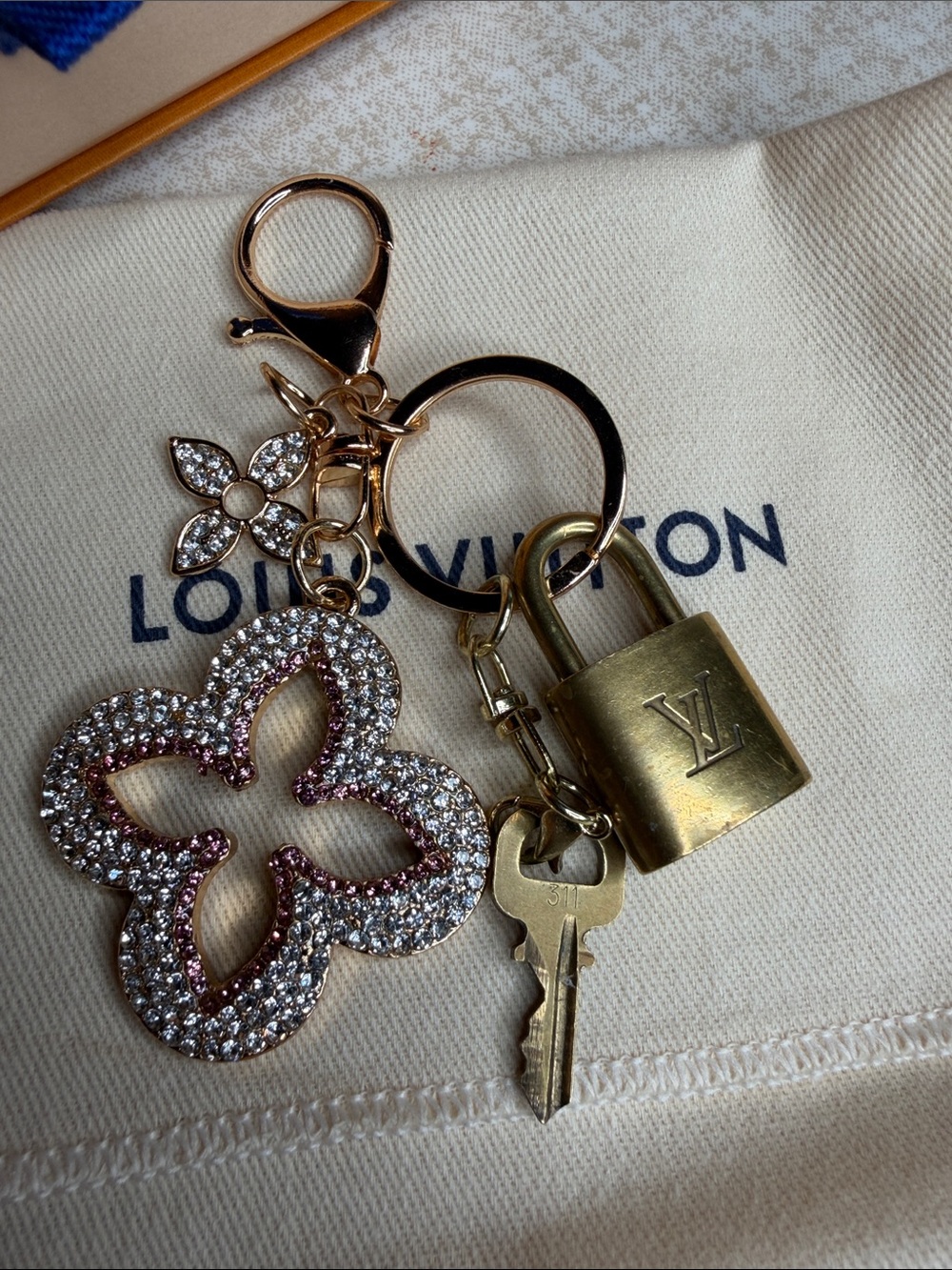 Louis Vuitton Lock and Key #311 with keychain